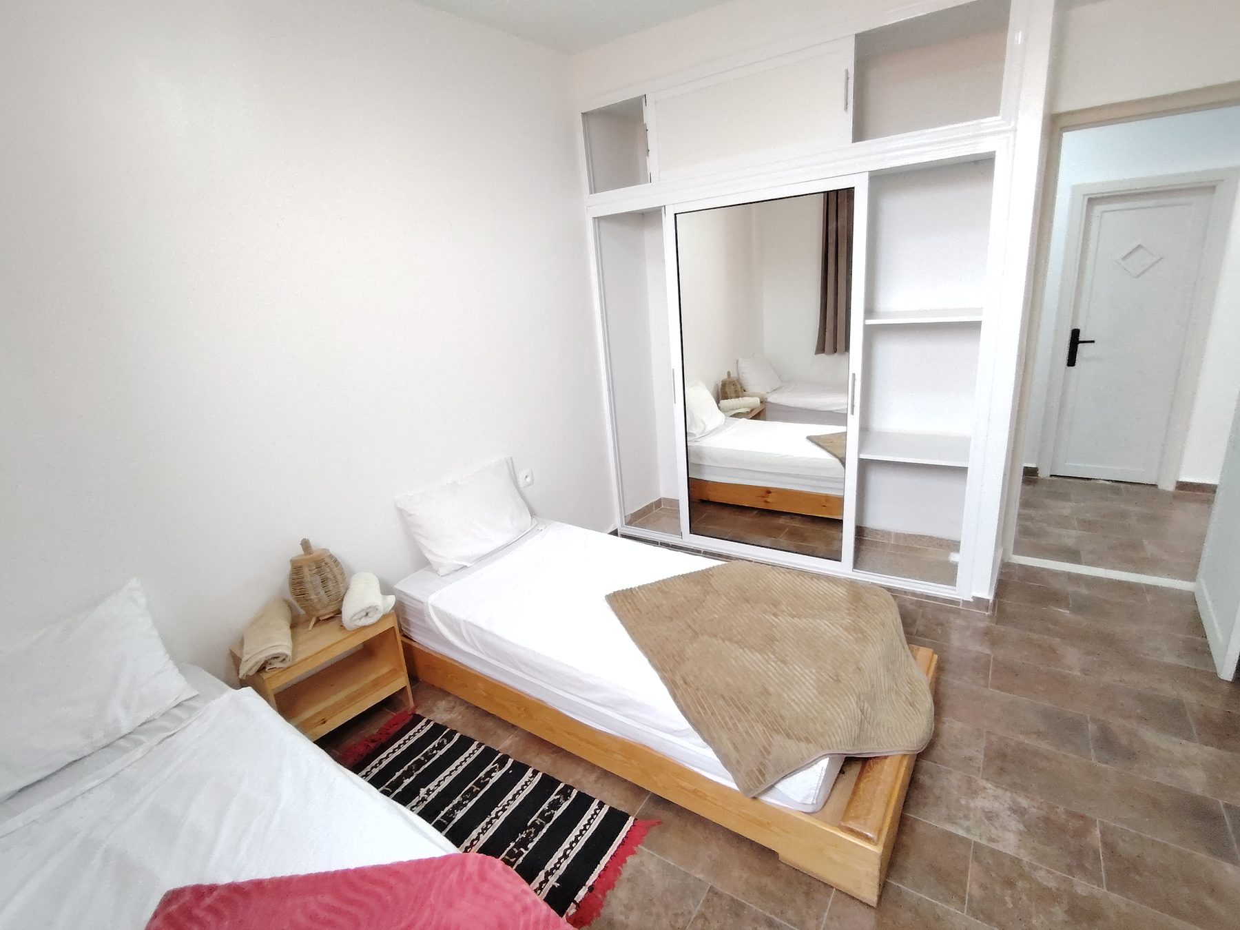 Chambre Triple view 2